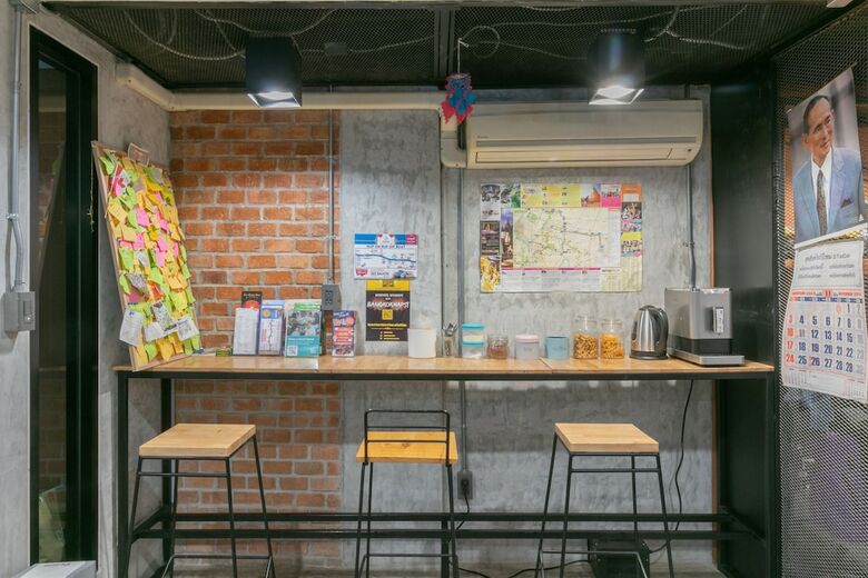 Hostal Plubpla Hostel