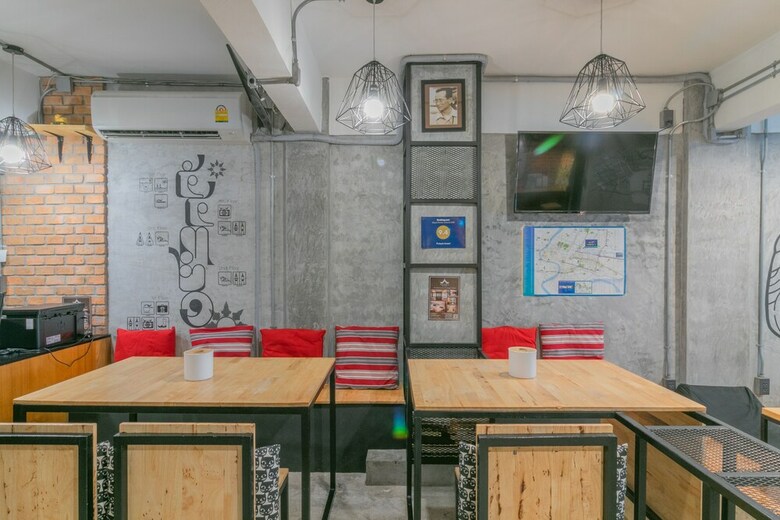 Hostal Plubpla Hostel