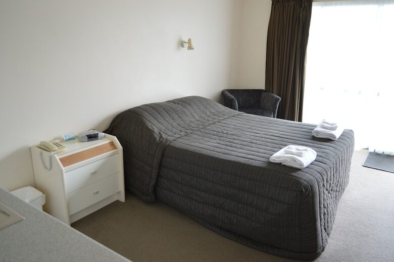 Brightwater Motor Inn
