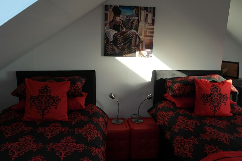 Robert The Bruce Apartment