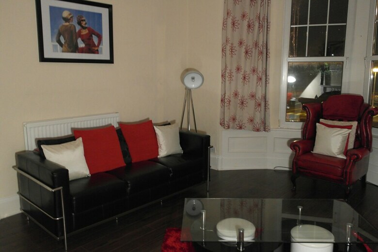 Robert The Bruce Apartment