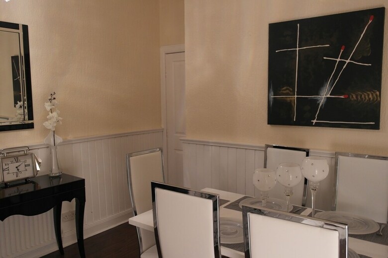Robert The Bruce Apartment