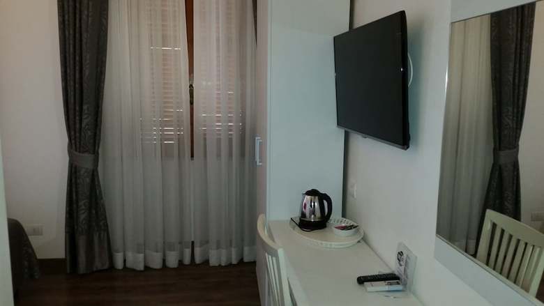 Hotel Laterani Dfm