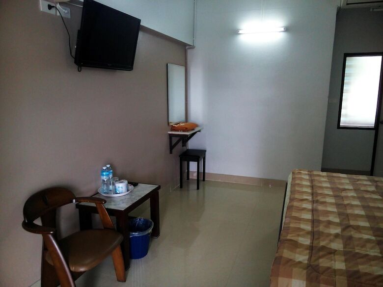 New Wanchai Hotel Pakchong