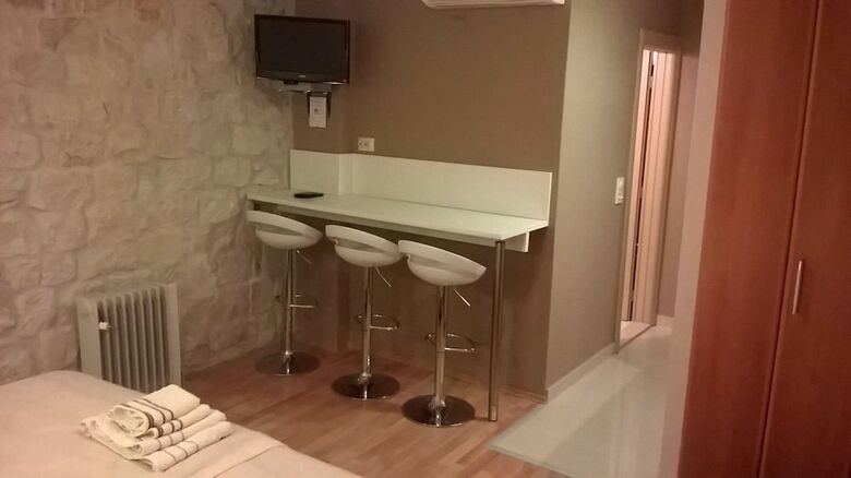 Hotel Carol Rooms