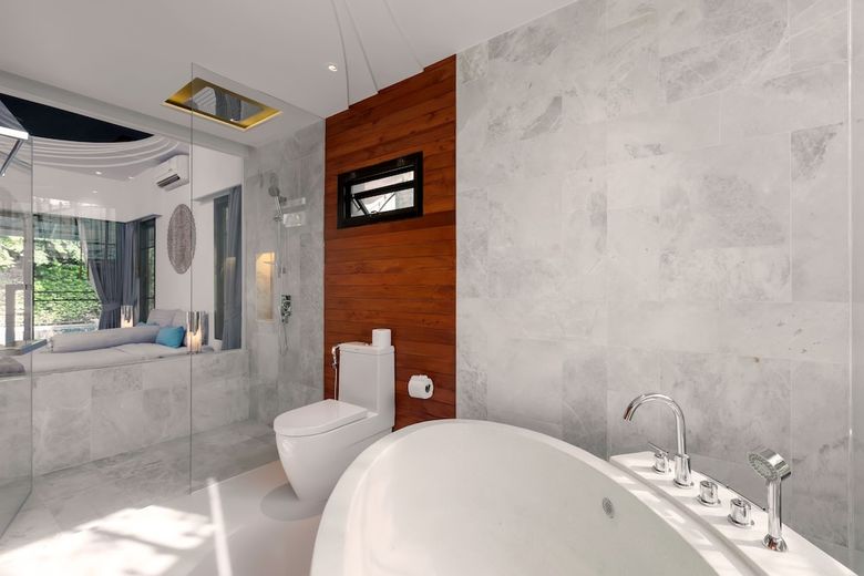 Karon Beach Pool Villas