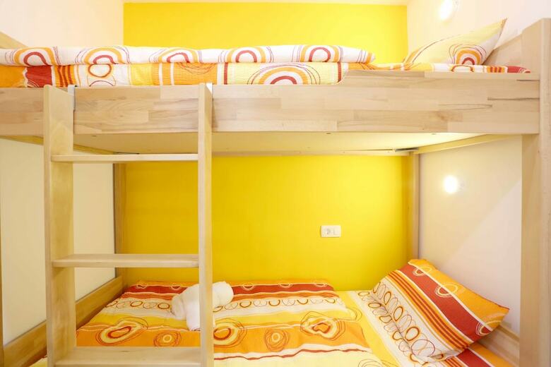Hostal Hostel City Rest