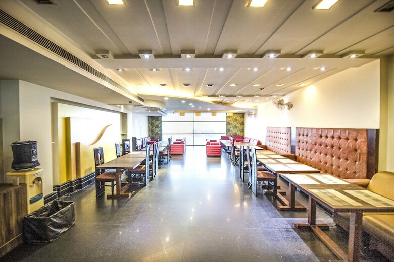 Fabhotel Star Delhi Airport