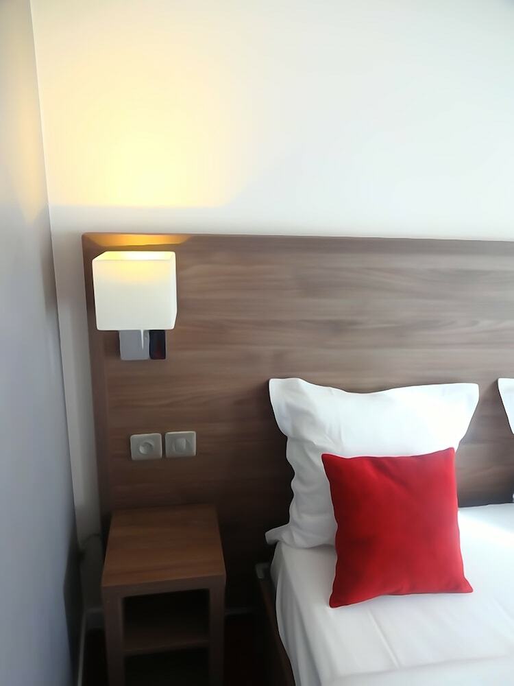 Hotel La Perle Montparnasse