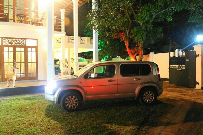 Mahakumara White House Hotel