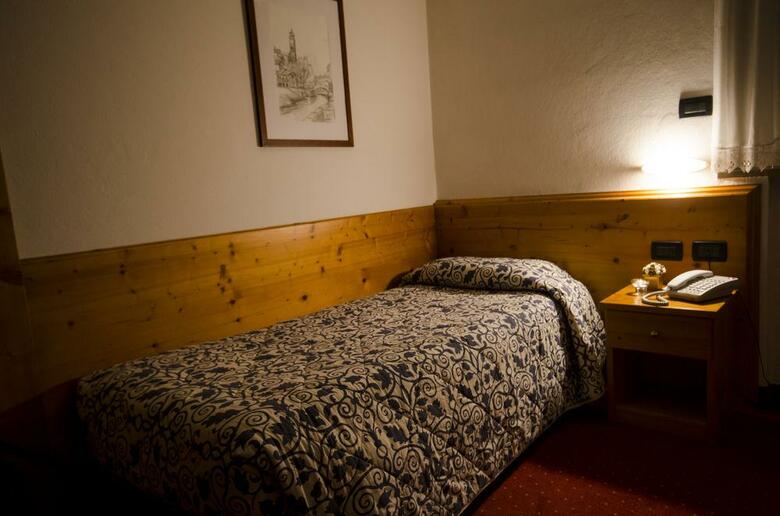 Hotel Everest