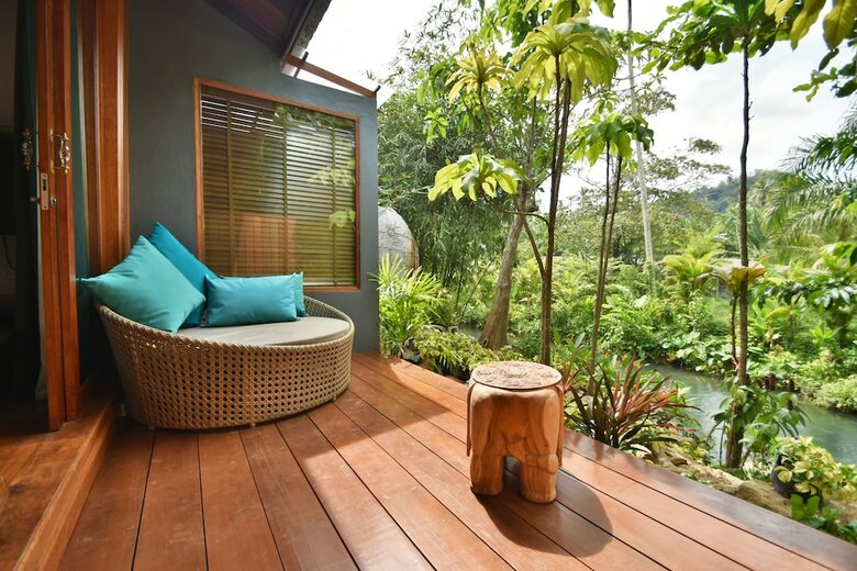 Hotel The Nine Thipthara Klongson Resort