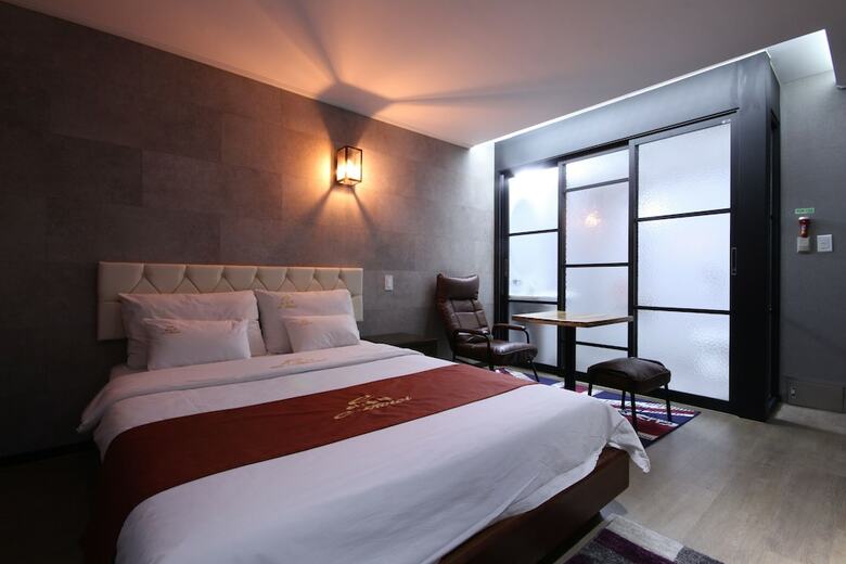 Ehotel Gumi