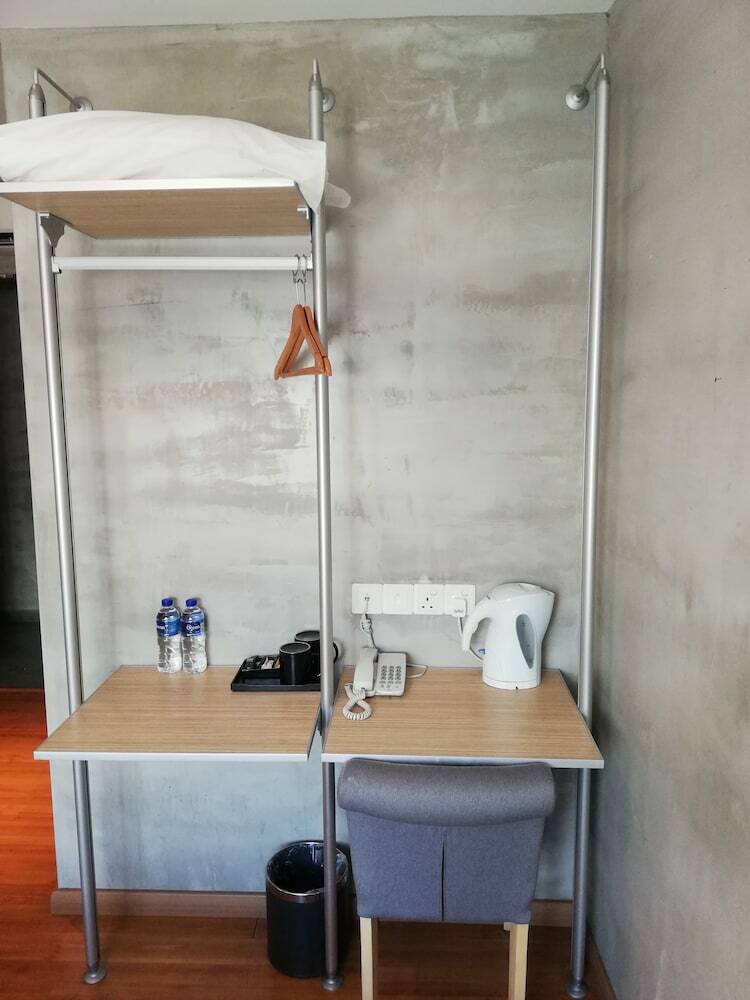 Insta Hotel