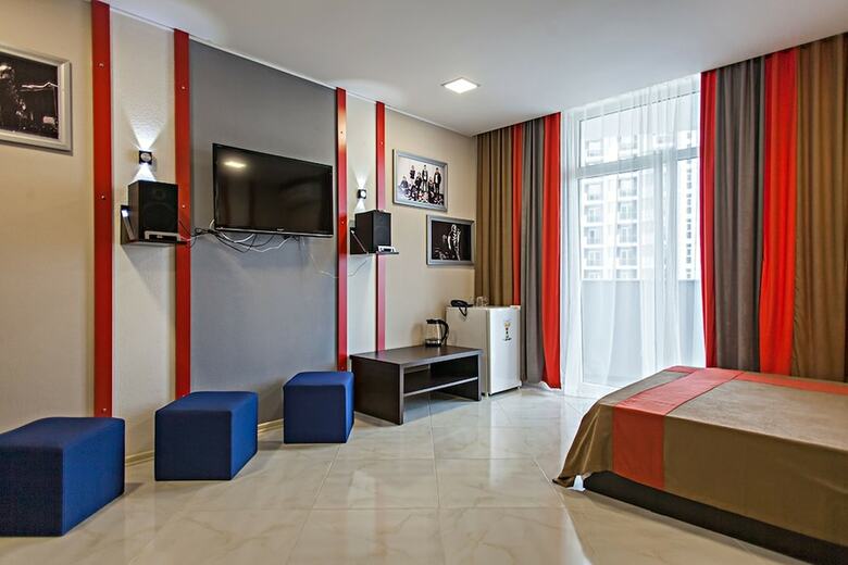 Rock Hotel First Line
