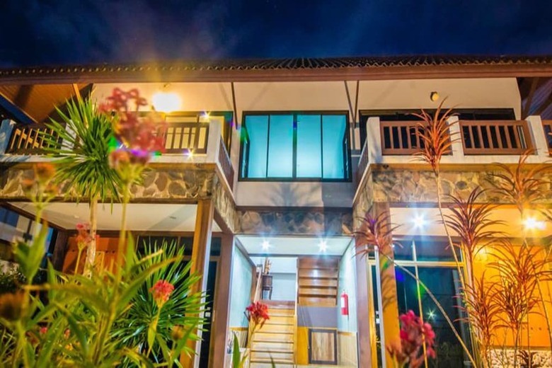 Hotel Baanrimnam Resort Trat