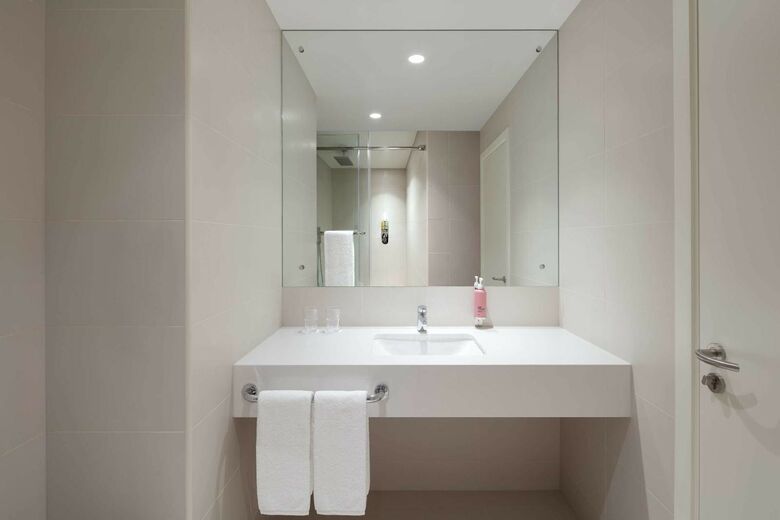 Hotel Rove Healthcare City