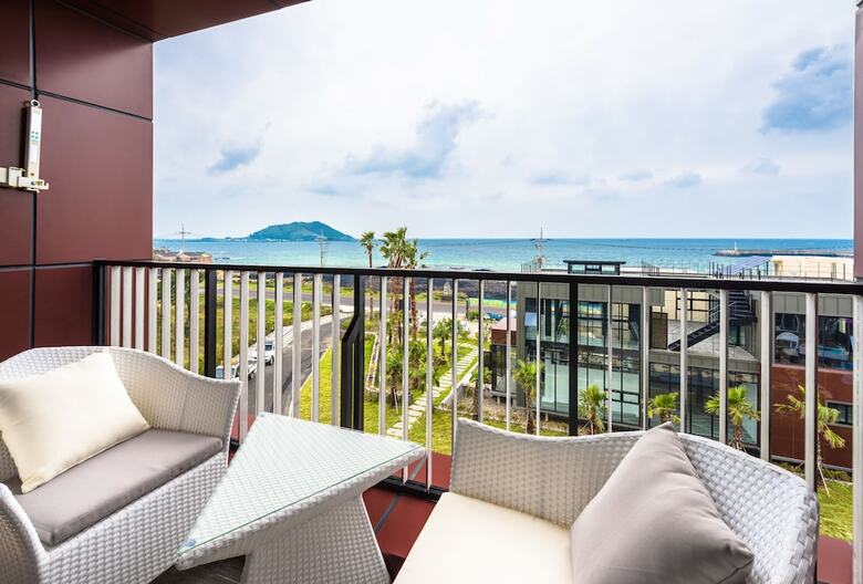 Augila Hotel Jeju Oceano Suites