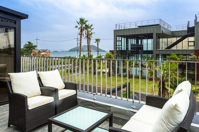 Augila Hotel Jeju Oceano Suites