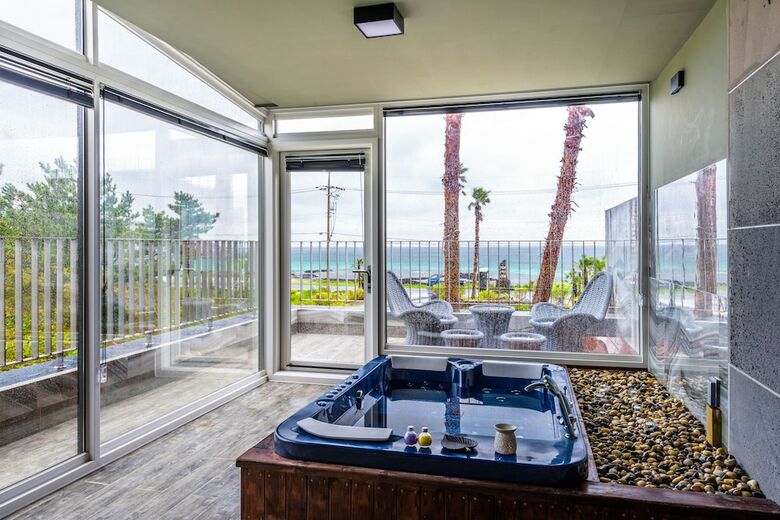 Augila Hotel Jeju Oceano Suites