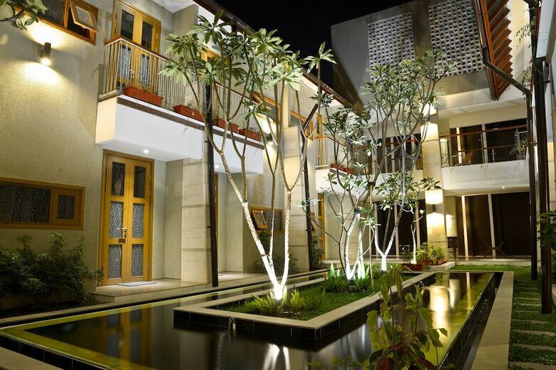 Tibera Hotel Cibeunying
