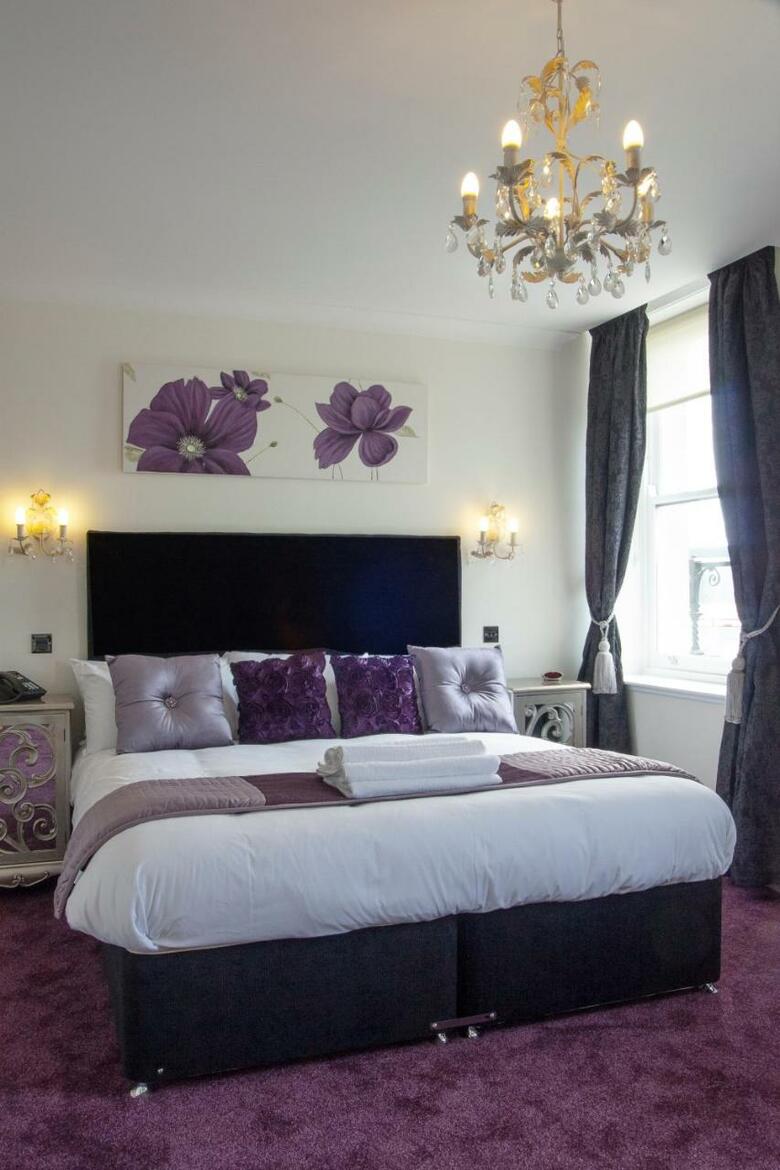 Ship Leopard Boutique Hotel