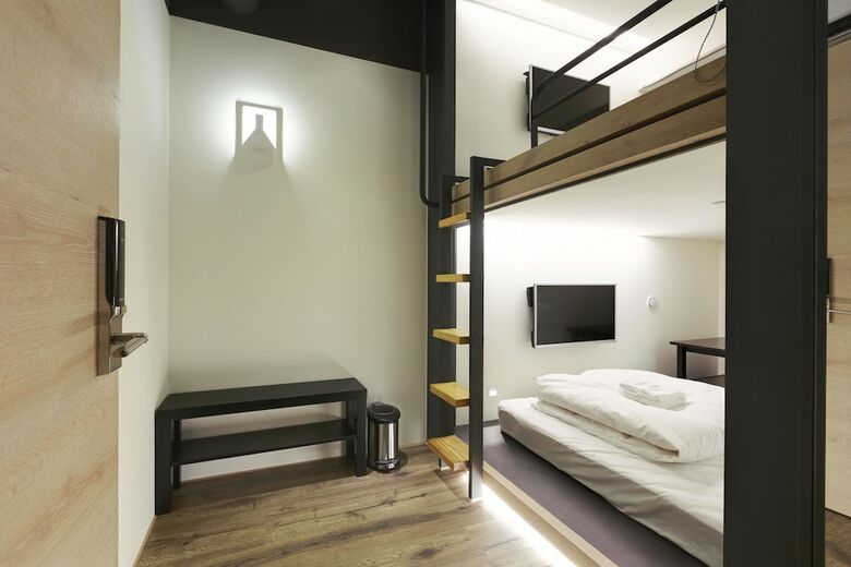 Taiwan Youth Hostel & Capsule Hostel