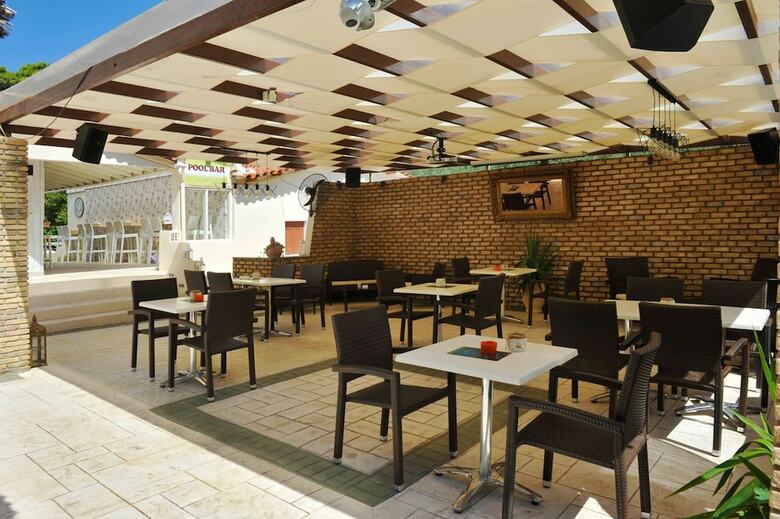 Marina Hotel
