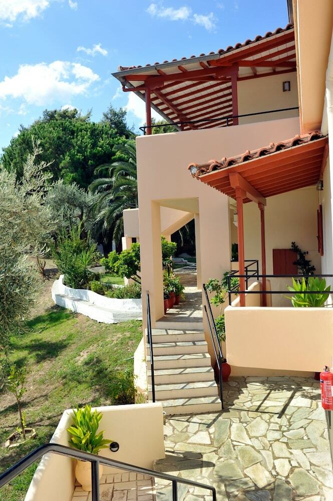 Marina Hotel
