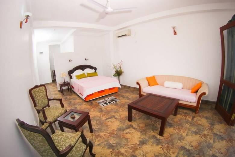 Hotel Mothers Place Nimala