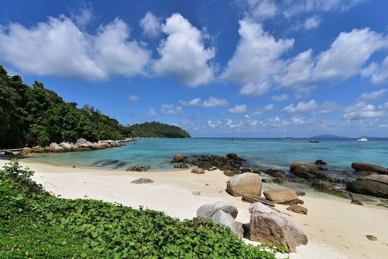 Hotel Asara Private Beach Resort