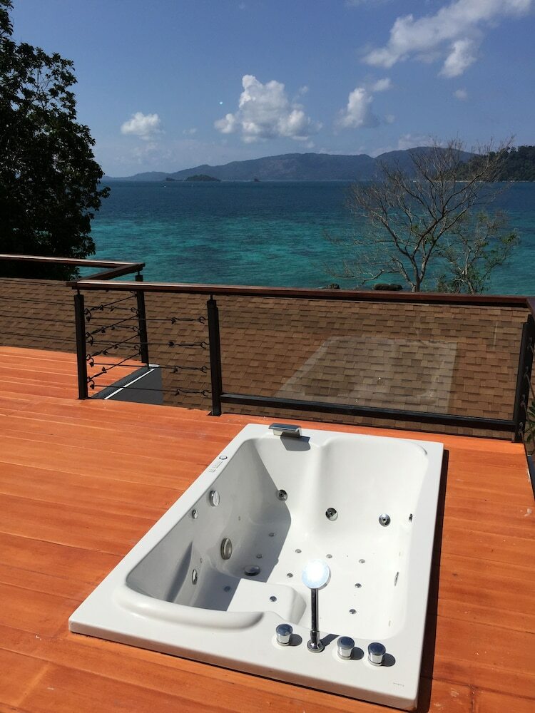 Hotel Asara Private Beach Resort