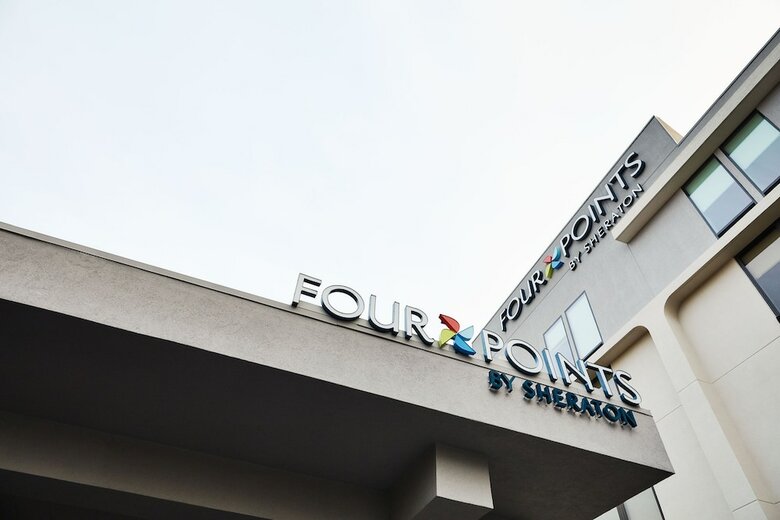 Hotel Four Points By Sheraton Chicago Westchester/oak Brook