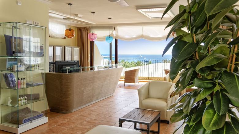 Aparthotel Idyll Suites - Adults Only