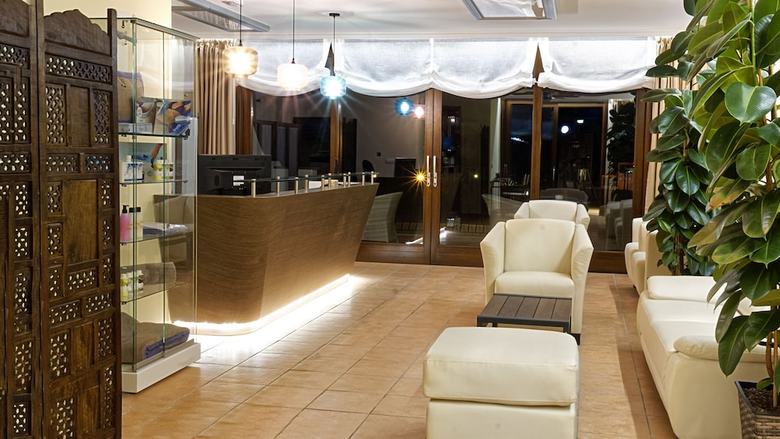 Aparthotel Idyll Suites - Adults Only