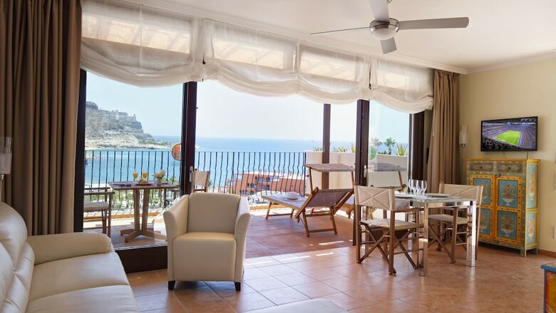 Aparthotel Idyll Suites - Adults Only