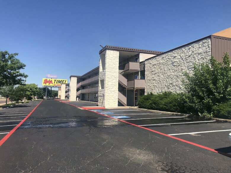 1hotel