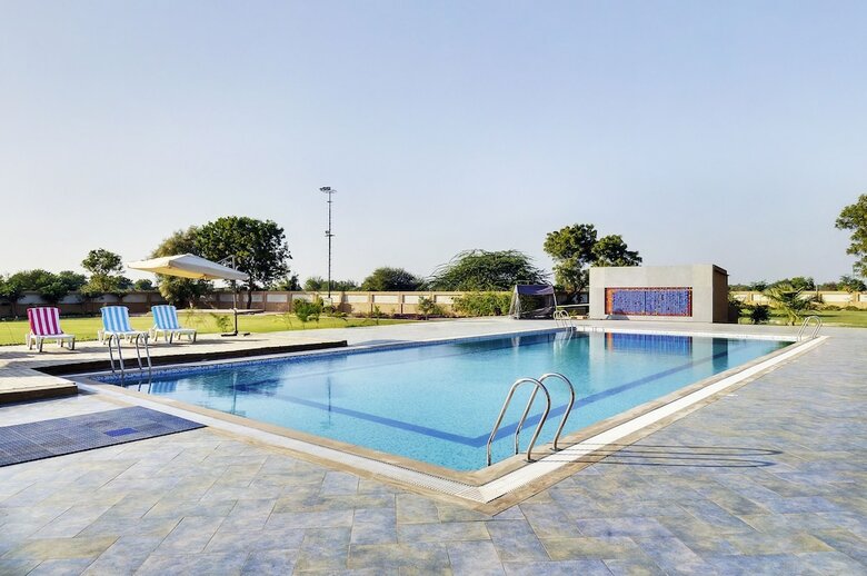 Hotel Aarohi Starz Club