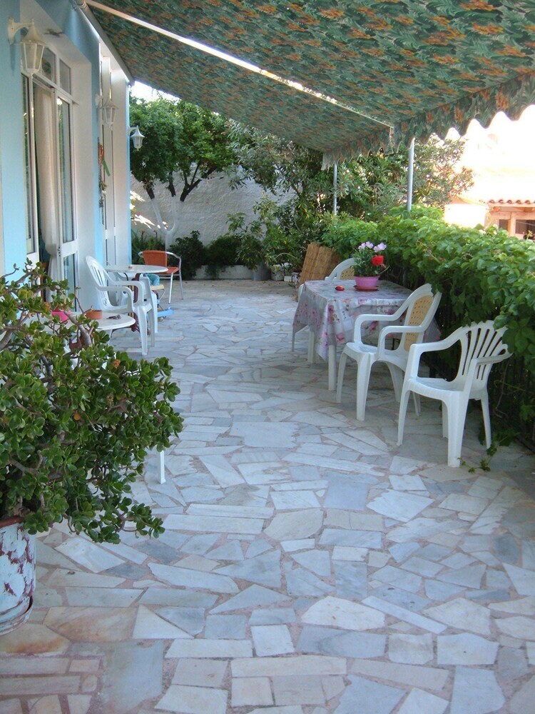 Poseidon Apartments