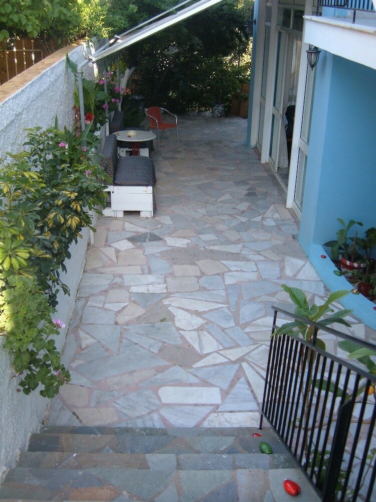 Poseidon Apartments