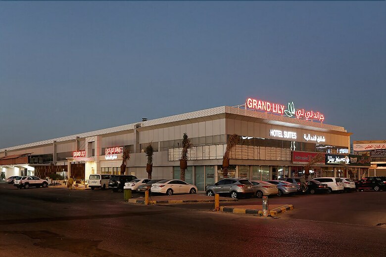 Grand Lily Hotel Suites