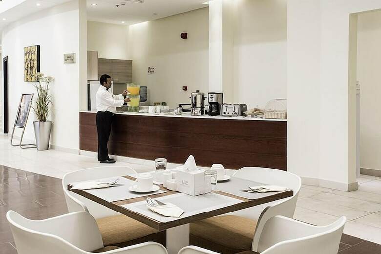 Grand Lily Hotel Suites