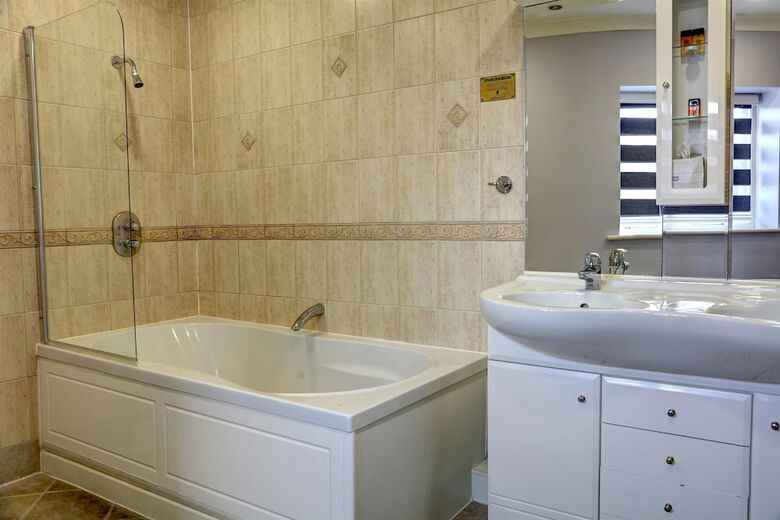 Baylis House Hotel