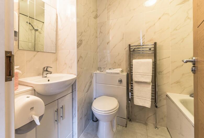 Baylis House Hotel