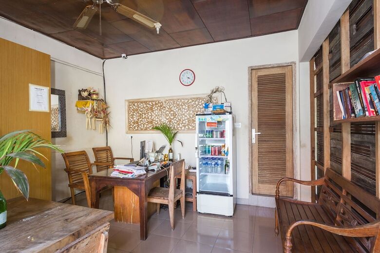Hotel Reddoorz @ Sanur 2