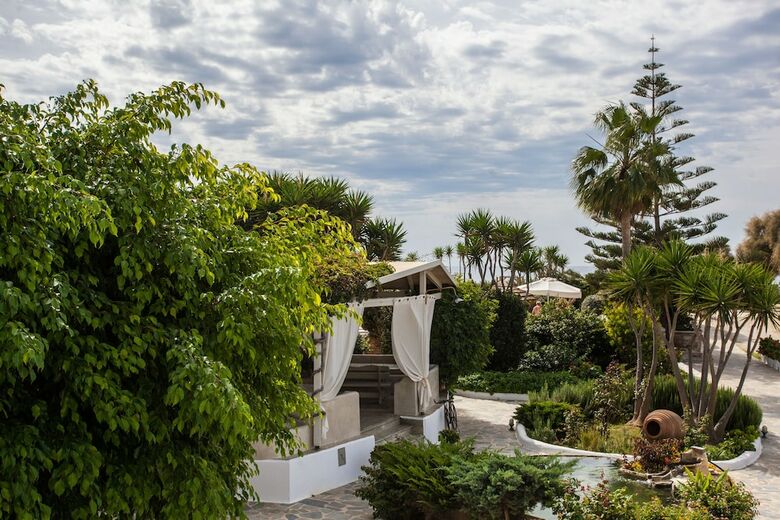 Apartamentos Athina Studios & Suites