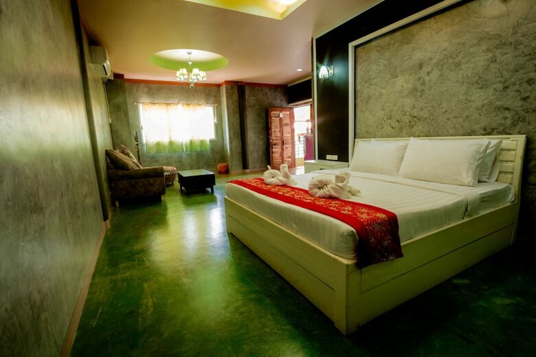 Hotel Riverpool Resort
