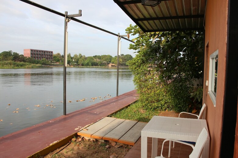 Hotel Riverpool Resort
