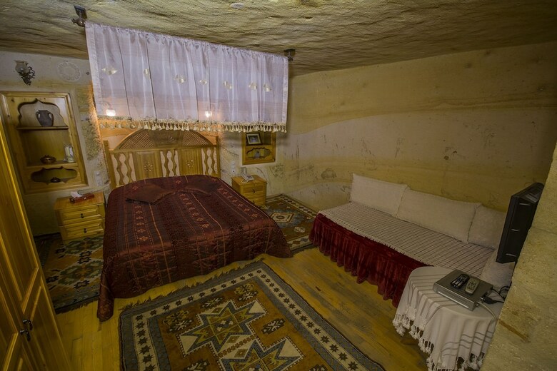 Hotel Assiana Cave House