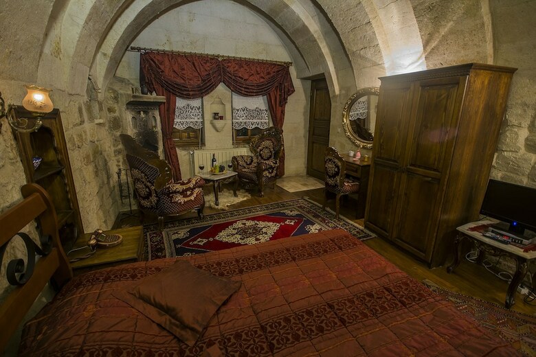 Hotel Assiana Cave House